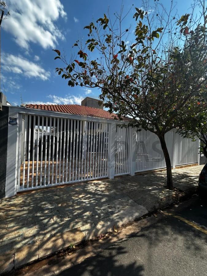 Casa para Locação, São José do Rio Preto / SP, bairro Parque Industrial, 4 dormitórios, sendo 3 suítes, 4 banheiros, 2 vagas de garagem, área construída 300 m², terreno 500 m²