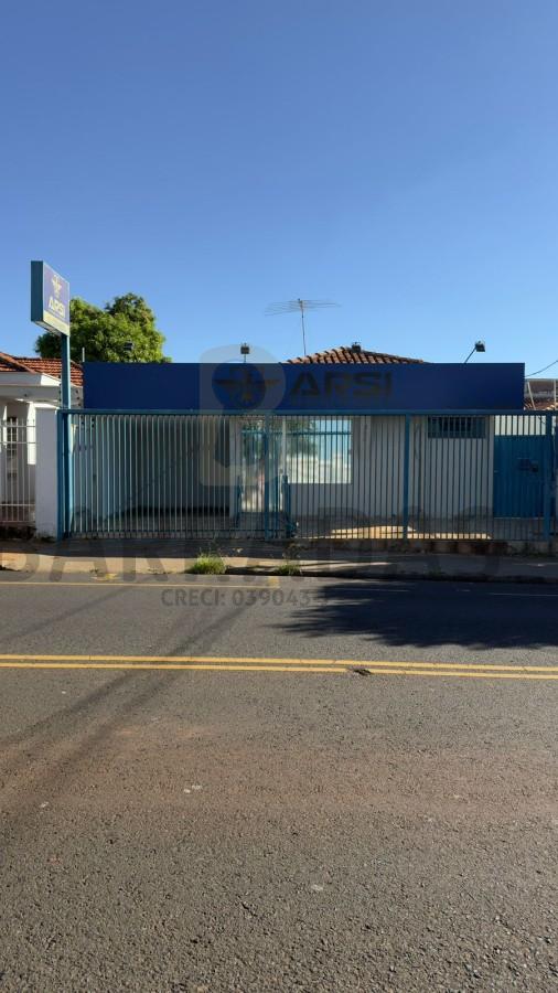 Casa para Locação, São José do Rio Preto / SP, bairro VILA SANTA CRUZ, 3 banheiros, 2 vagas de garagem, área total 242 m², área construída 170 m²